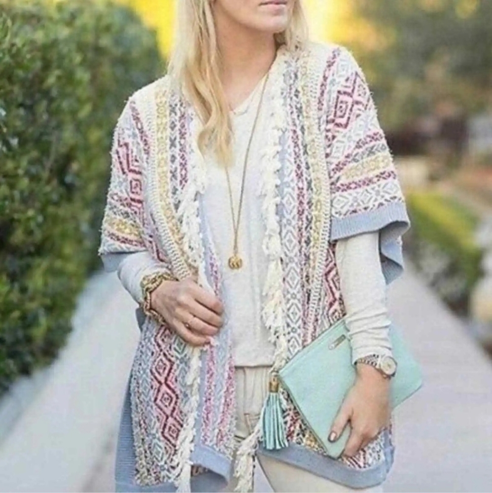Cabi Siesta Knit Poncho